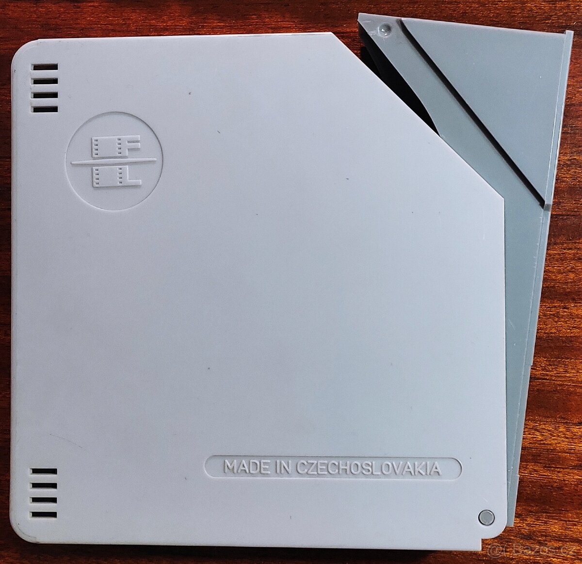 Orginál plastové krabičky na filmy nebo pásky Emgeton_Barran