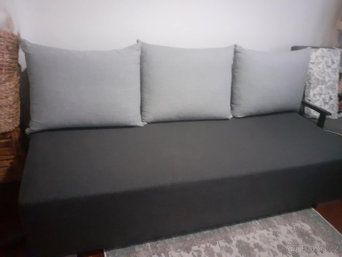 Rozkládací pohovka/gauč