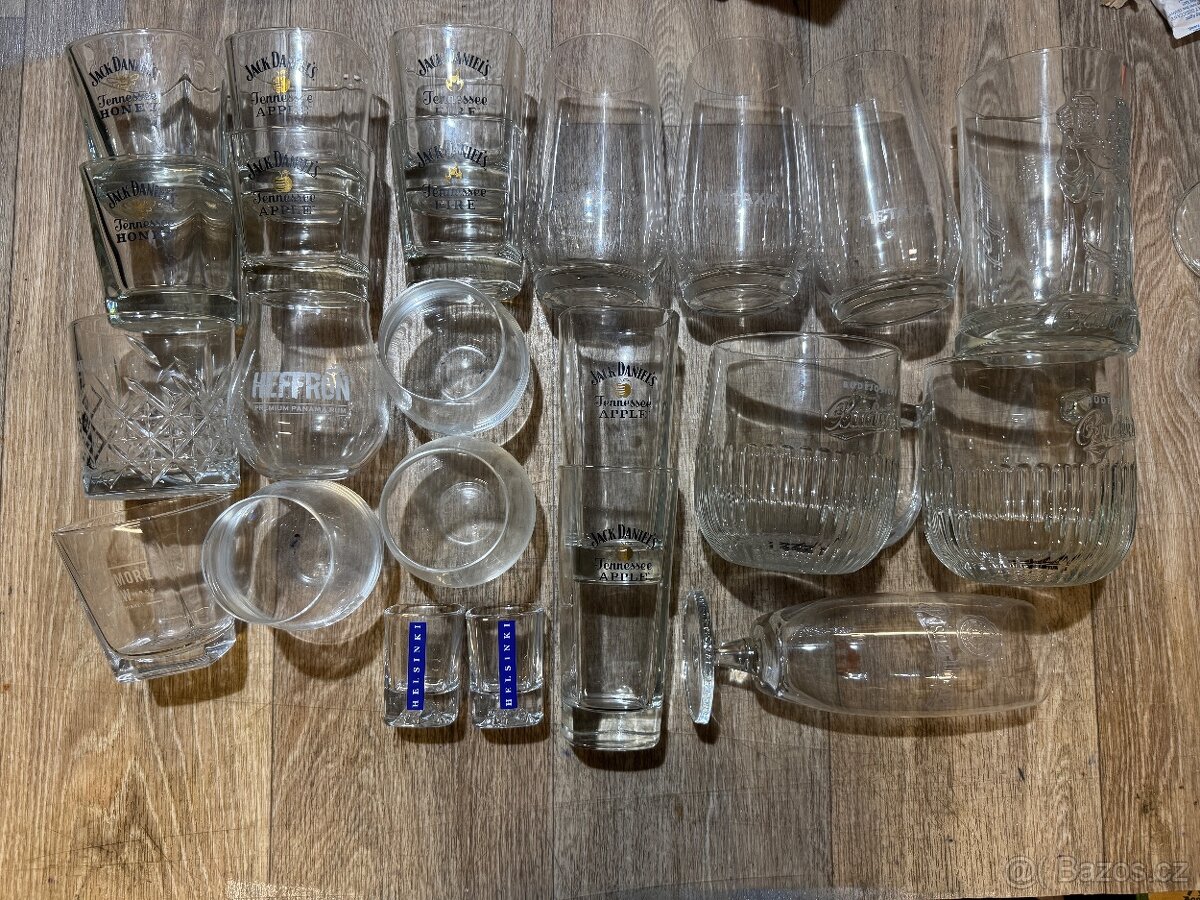 Pivní sklo, půlitry, panáky