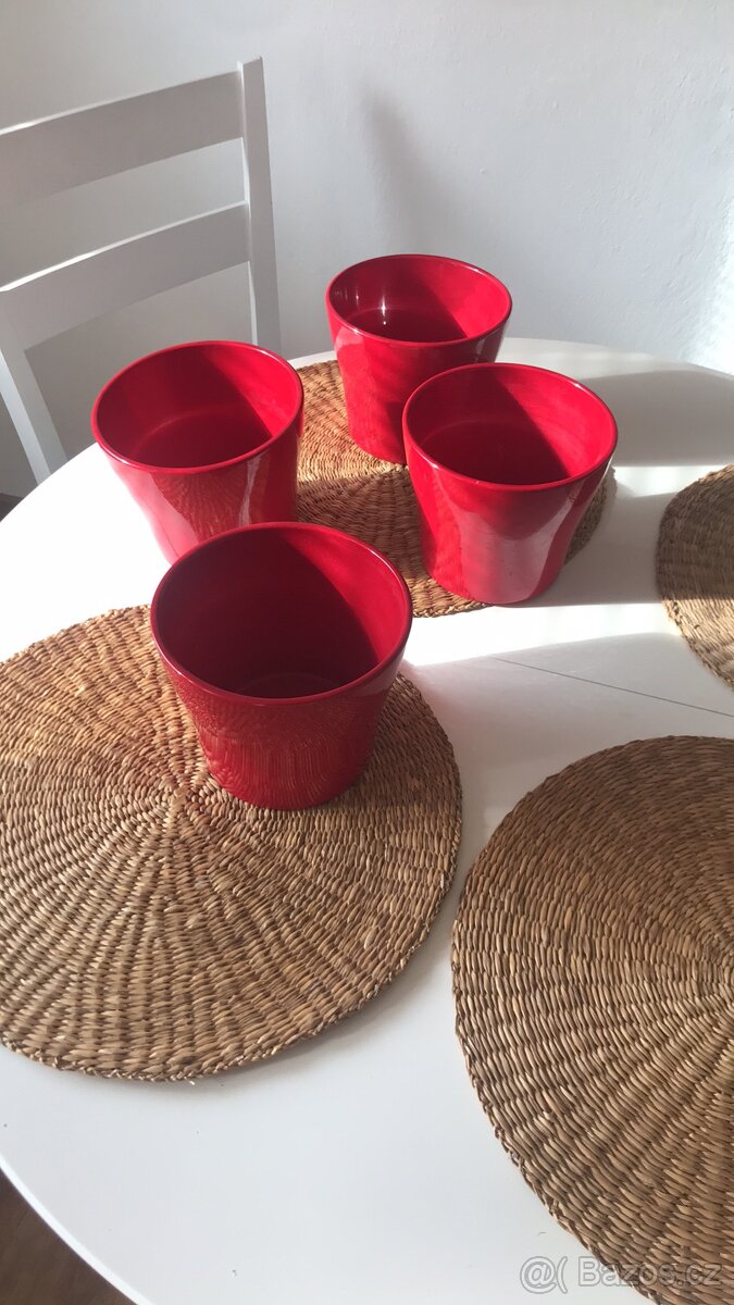 4ks červený kvetinač