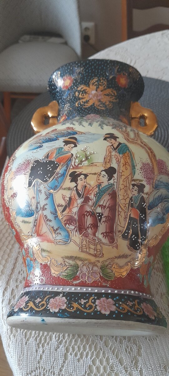Mohutná porcelánová váza čínská