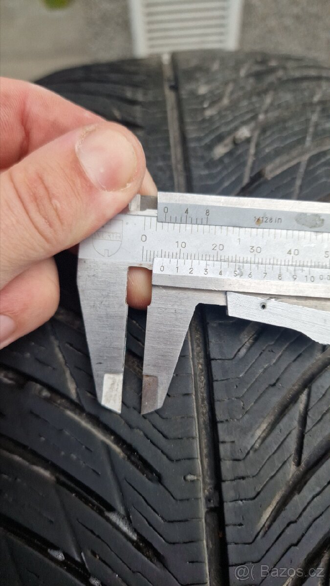Zimní pneumatiky 235/45 r18