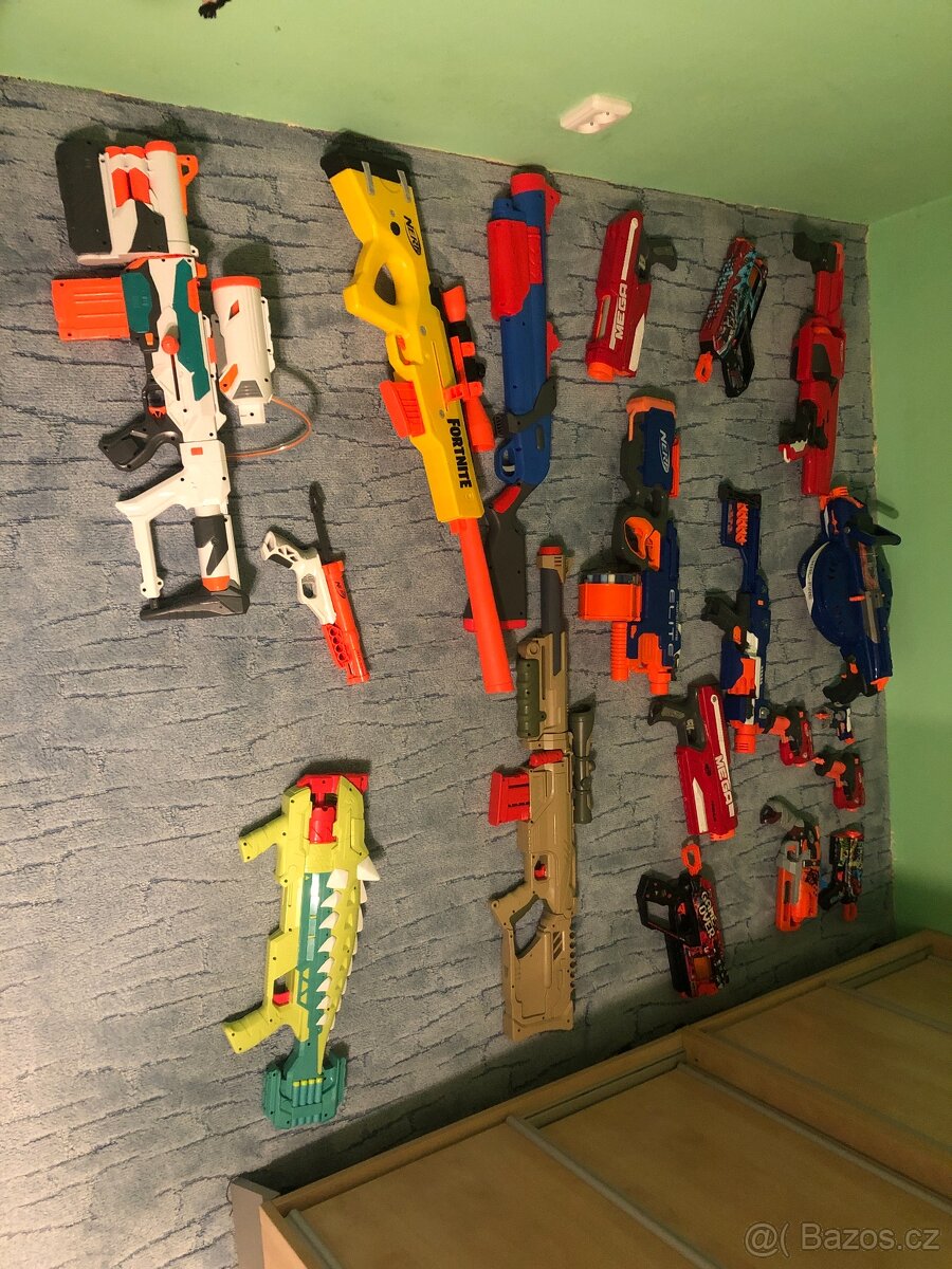 Kolekce Nerf blásterů
