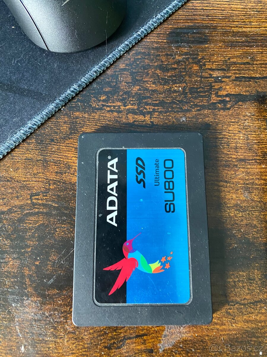 3× HDD, 1× SSD – plně funkční, různé kapacity