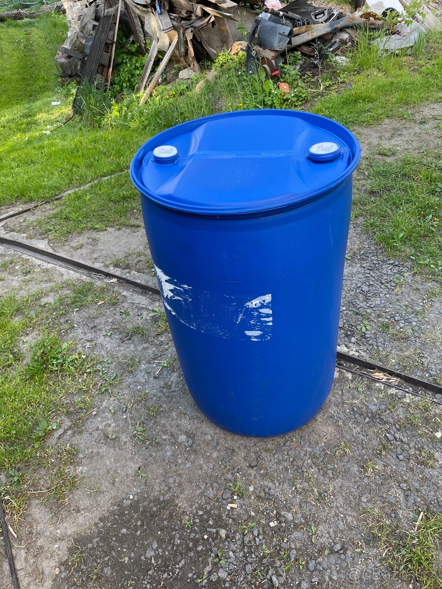 Plastový sud 220 L