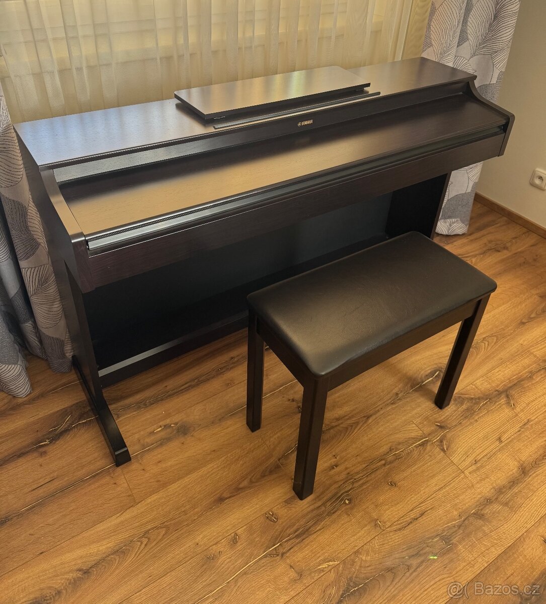 Set Yamaha AURIUS YDP-163+klavírní židle