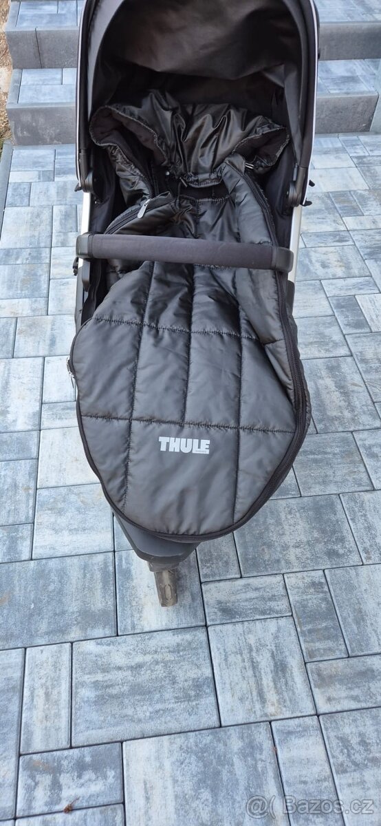 Prodám golfky Thule Spring Stroller Aluminium Midnight Black