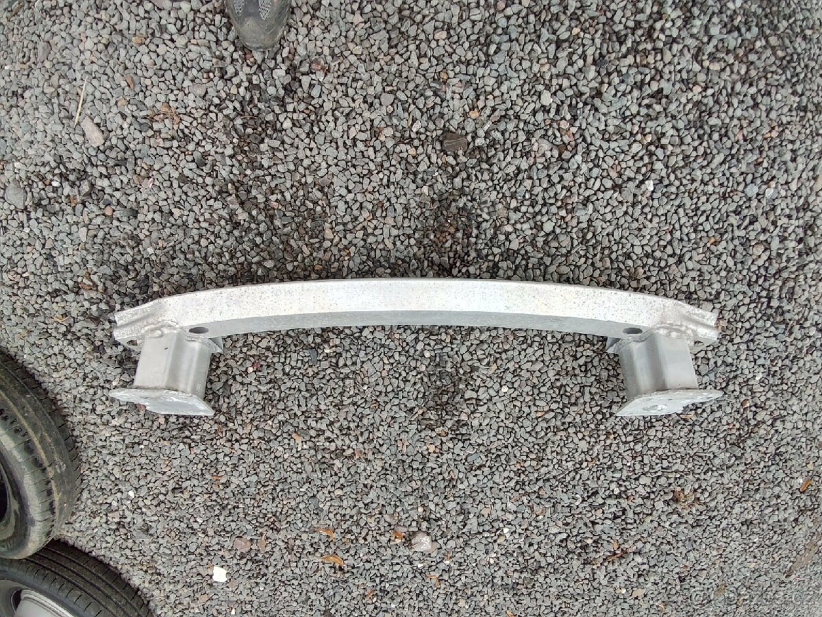 výztuha zadního nárazníku AUDI Q7 4M0807309