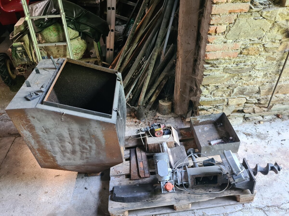 Automat, Viadrus, ořech 2