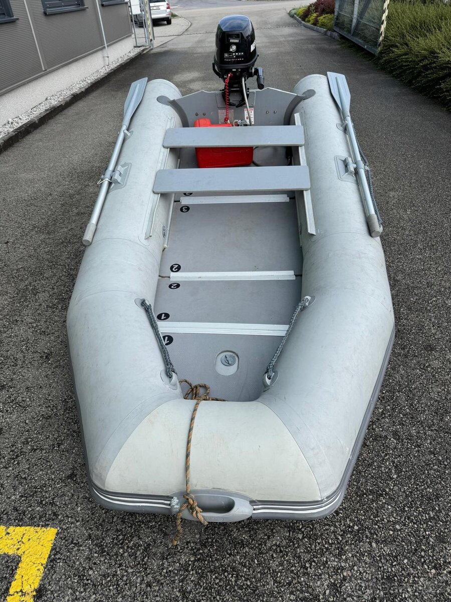 Motorový člun