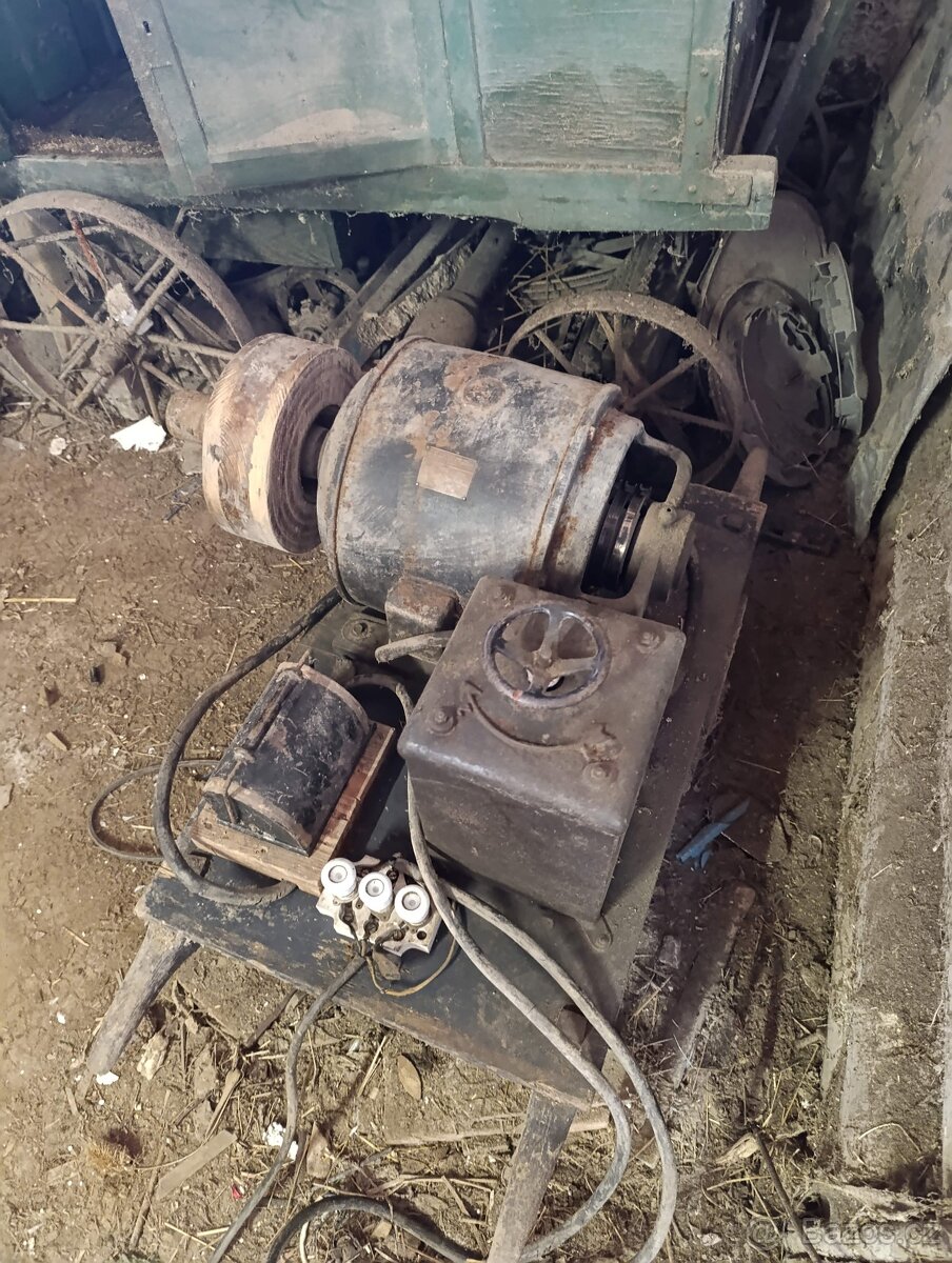 Elektromotory 4,4kW a 9kW + kladívkový šrotovník