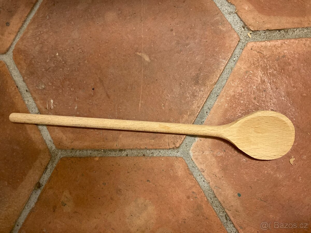 Dřevěné nově vařečky