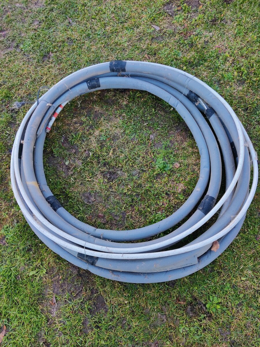 Provizorní nezámrzný přívod vody.