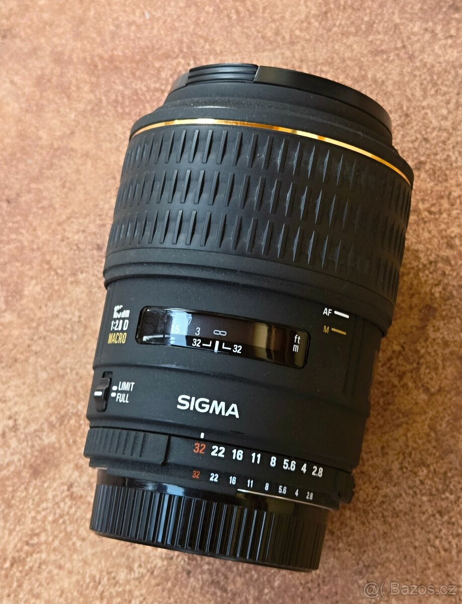 Sigma 105 mm f/2,8 D EX Macro pro Nikon