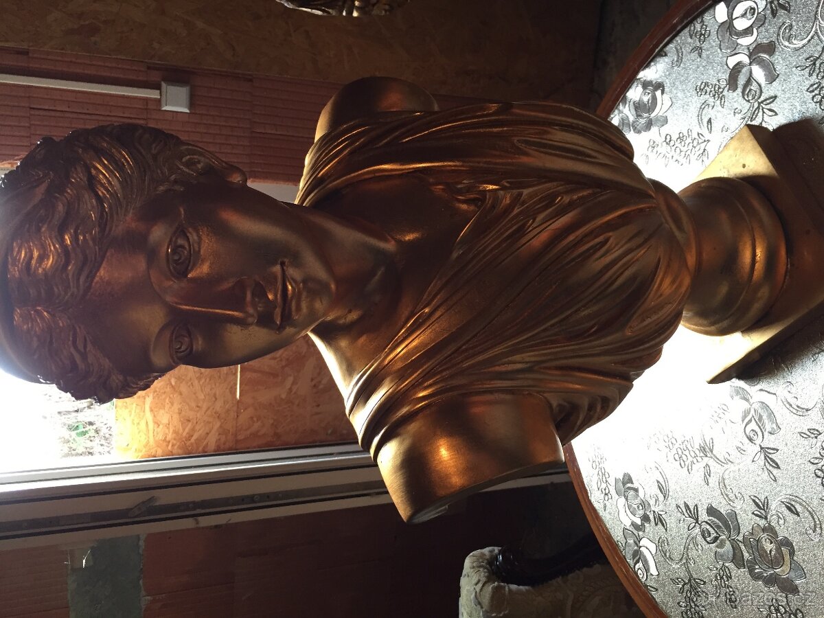 Busta řecké bohyně