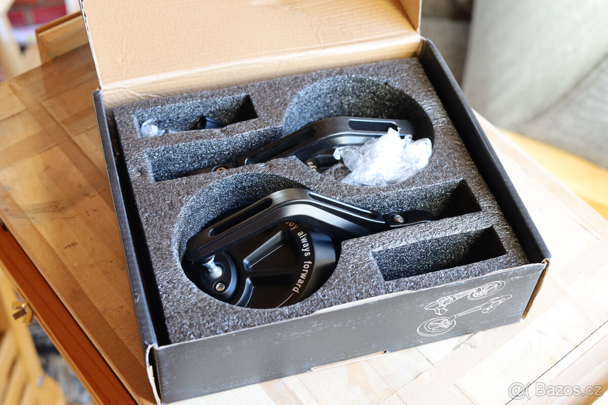 Zpětná zrcátka na motorku