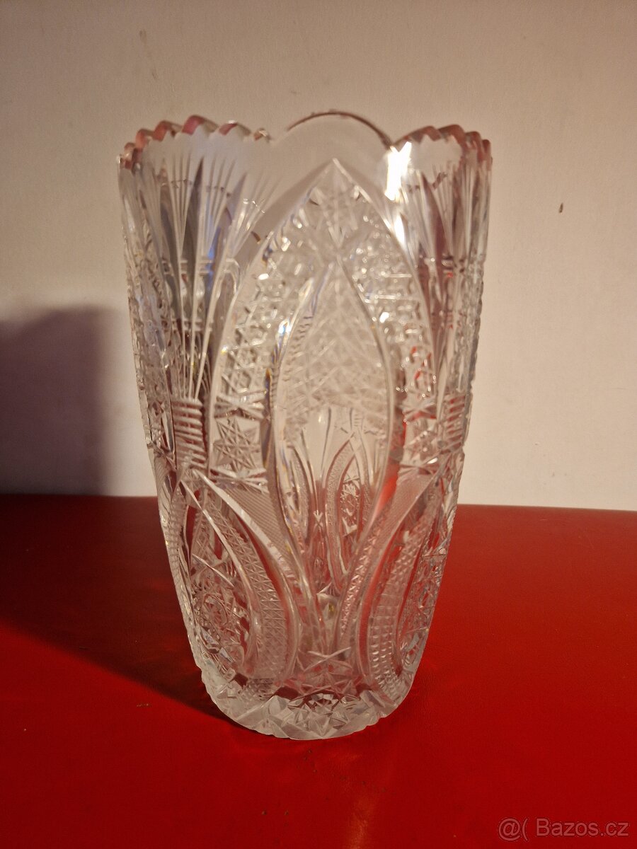 Velká broušená váza