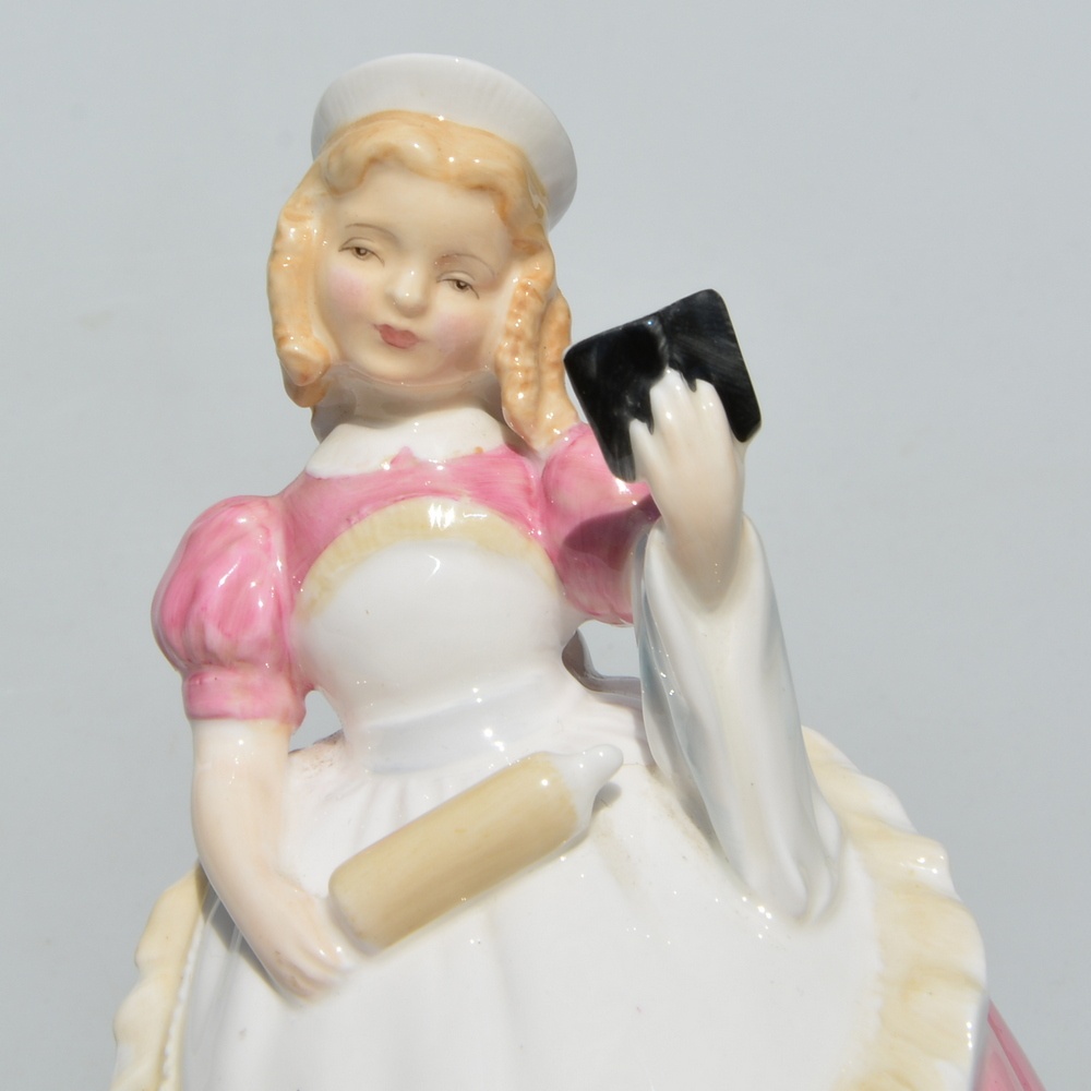 Royal Doulton Starožitná porcelánová soška Holčička a koláč