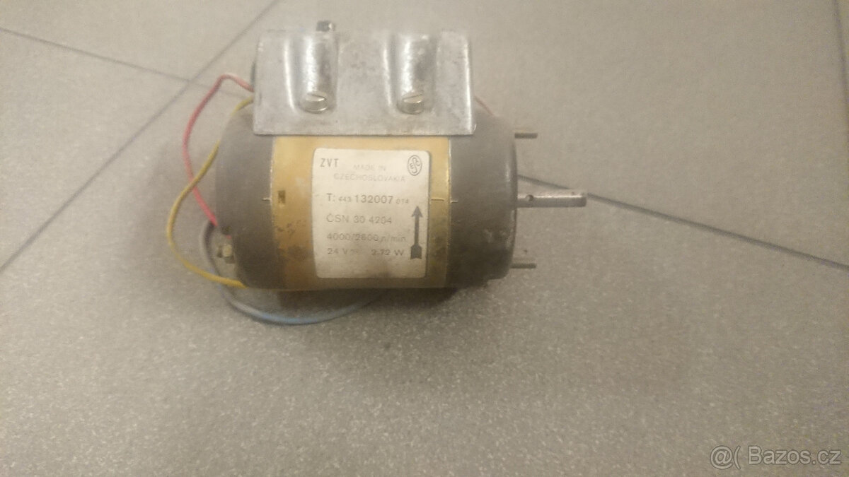 Tatra 148 - motorek topení