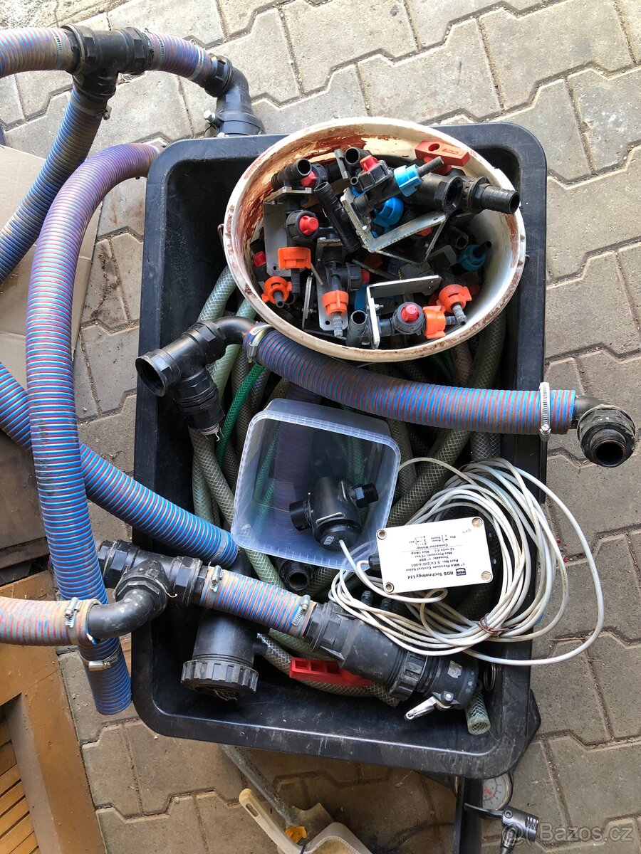 Postřikovač na tekutá hnojiva od firmy FARMET Česká Skalice.