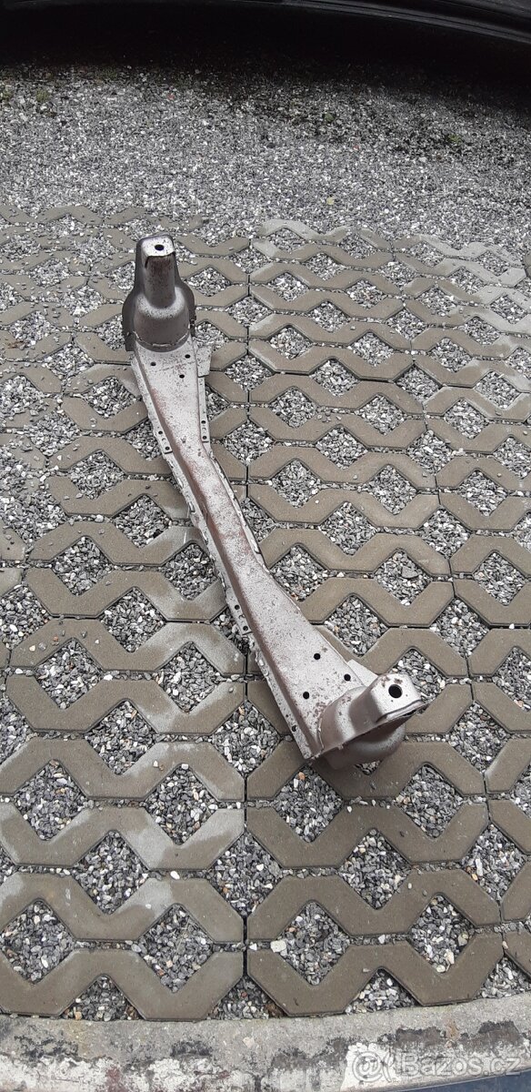 Renault 8 zadní nápravnice