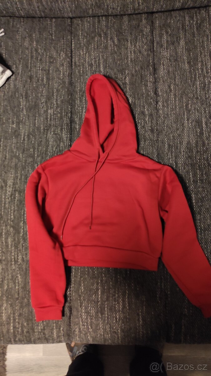 Červenovínový Cropp s kapucí
