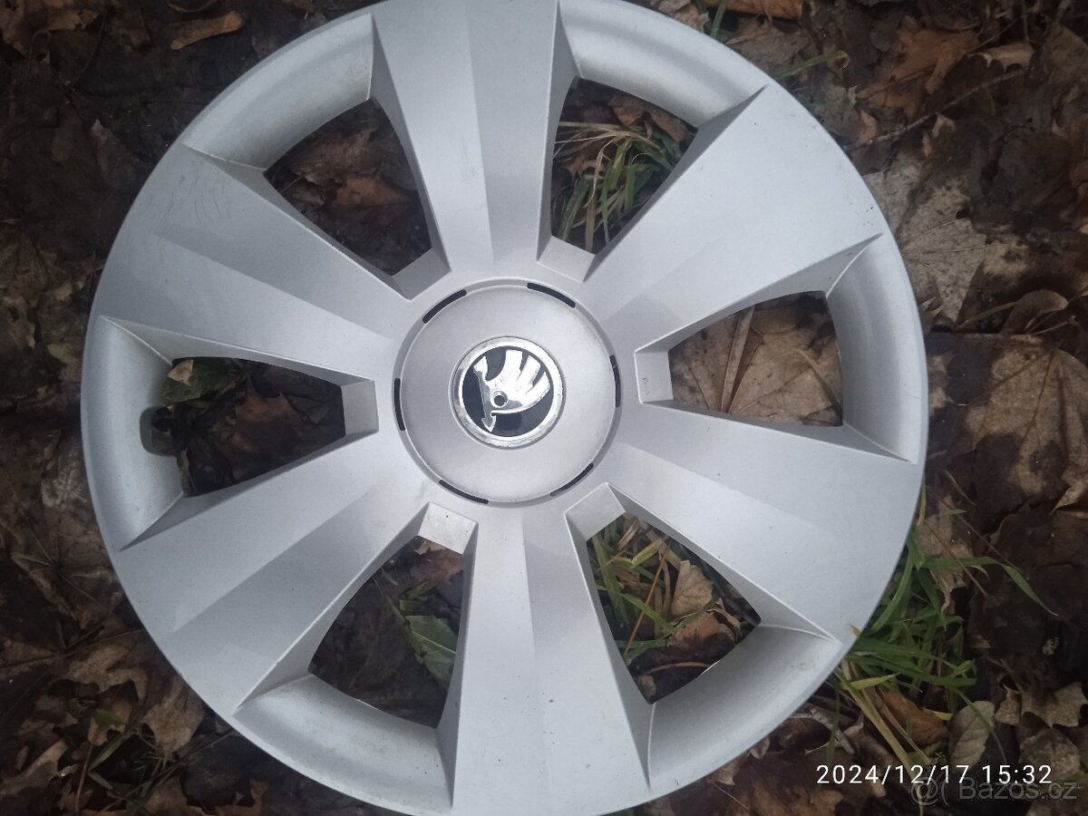 Skoda originál poklice 15palcu,300k.c.