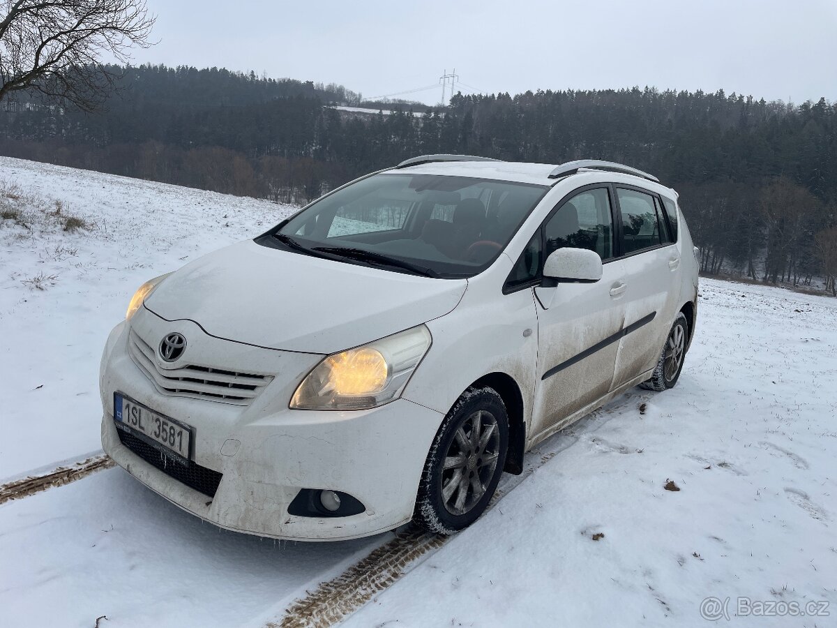 Toyota Verso 2.0D4D -93 kw 2011 -náhradní díly