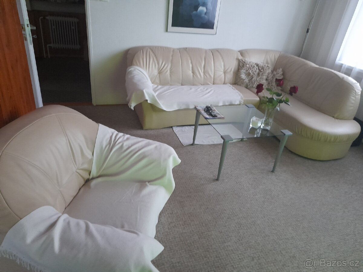 Bezova rohova sedacka
