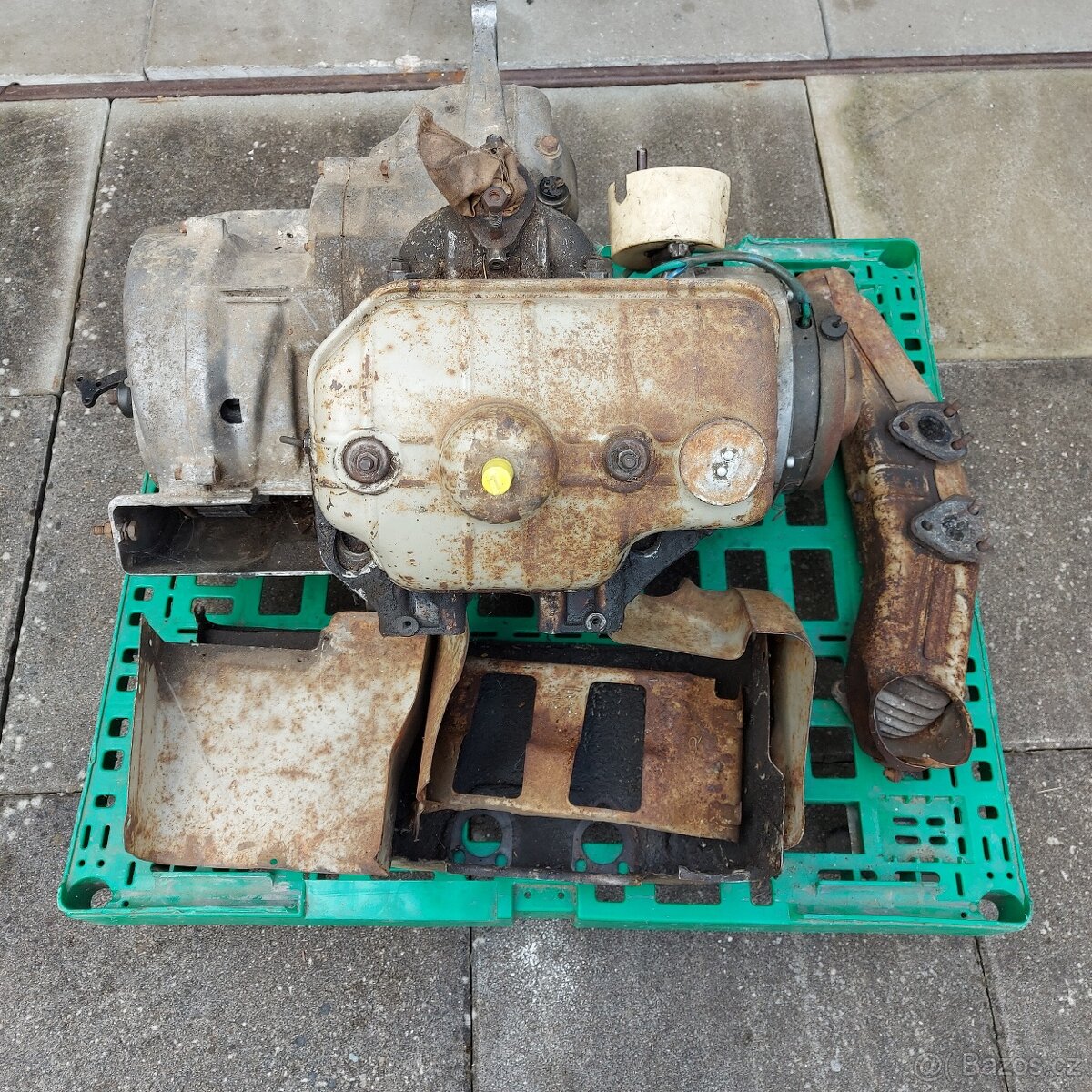 NSU - motor s příslušenstvím