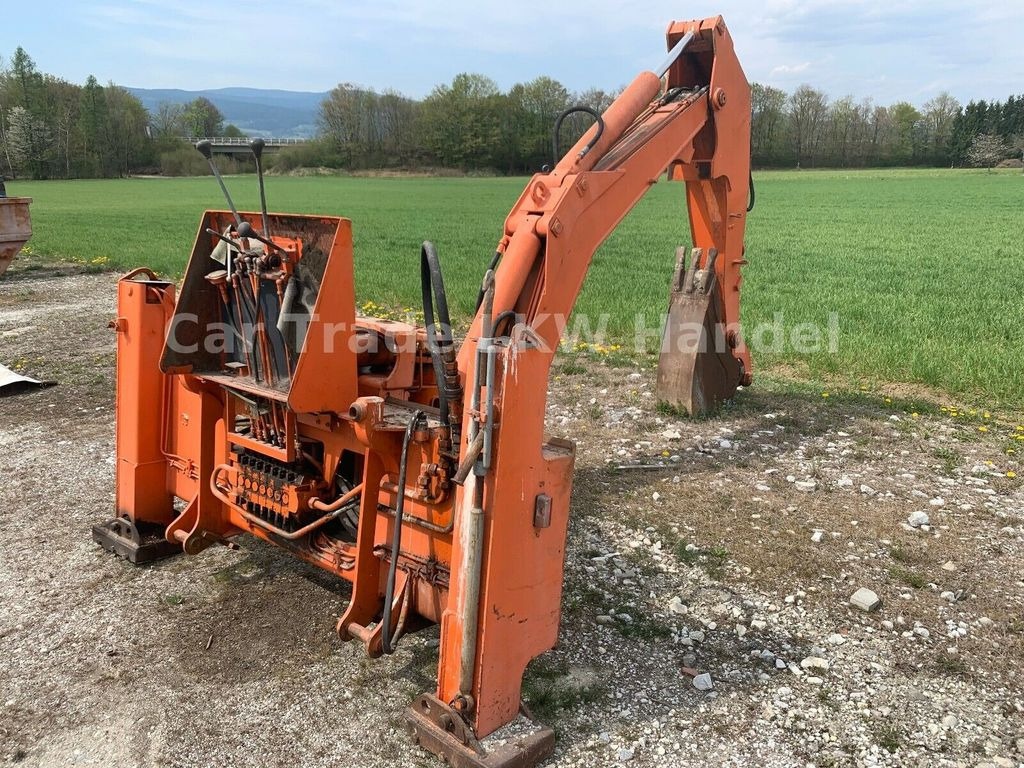 Podkop SKB 900 Terex-Schaeff