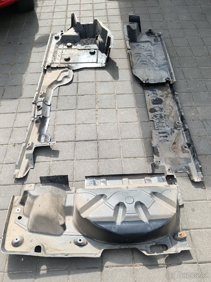 Plasty vw T6 krátký