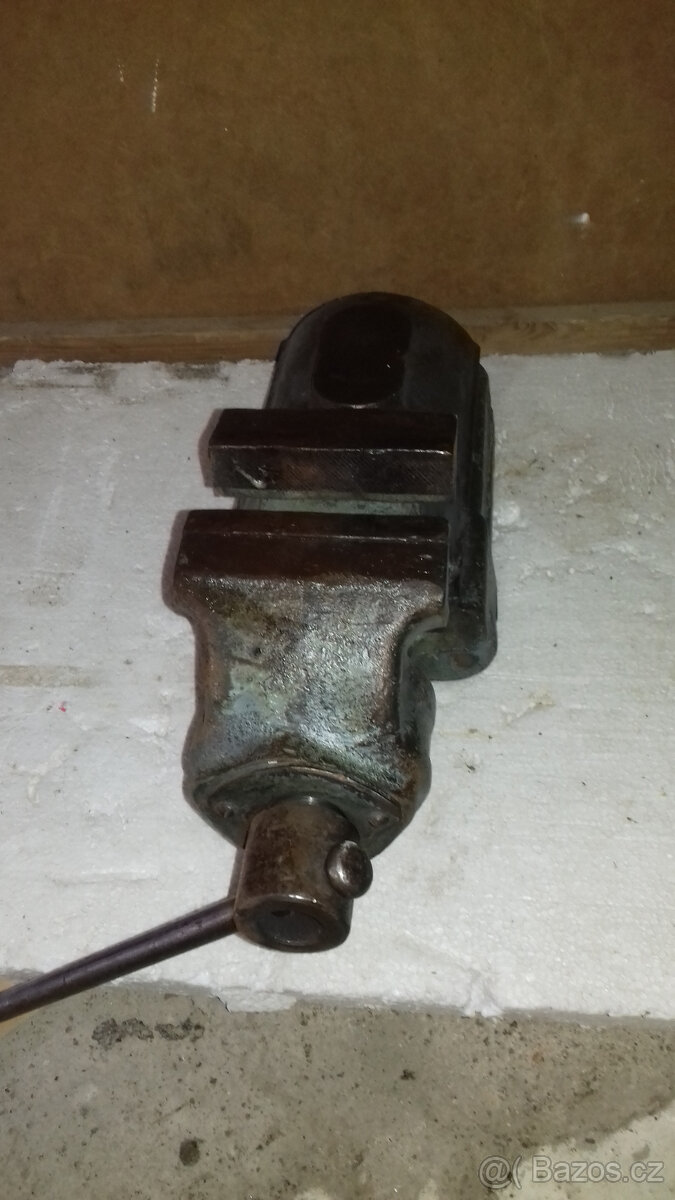 Paralelní svěrák 122,5x190 mm