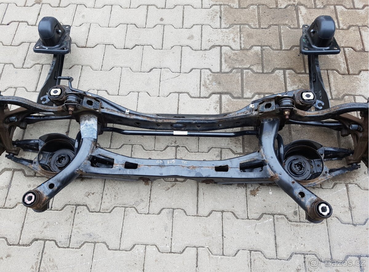 AUDI A3 8V SEDAN zadní zavěšení s nosníkem saní