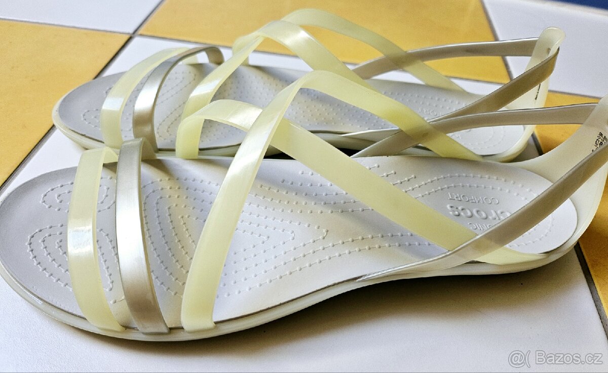 Crocs Isabella Strappy Sandal vel.41-42, NOVÉ