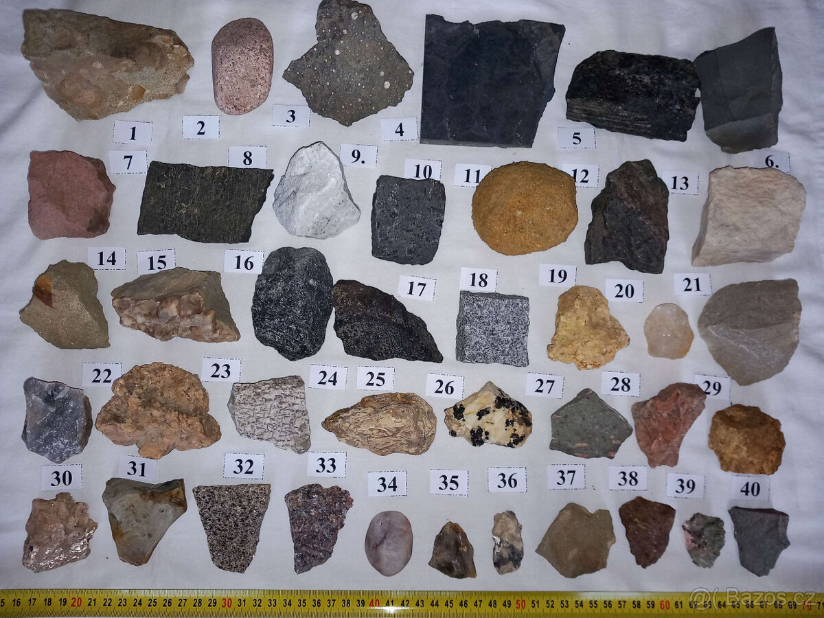 S93 Sbírka 40 ks minerálů, hornin a zkamenělin