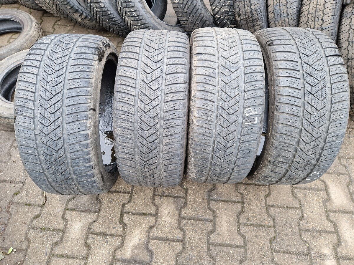 235 40 r 19 Dunlop zimni