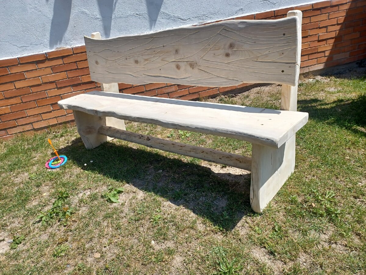 MASIV ZAHRADNÍ LAVICE