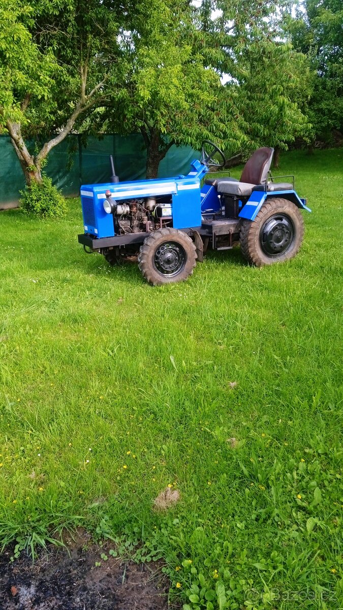 Malotraktor domácí výroby 4x4