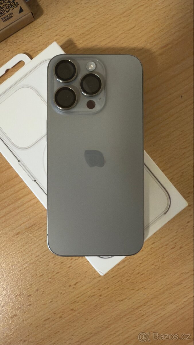 Iphone 15 pro 256 gb titan.