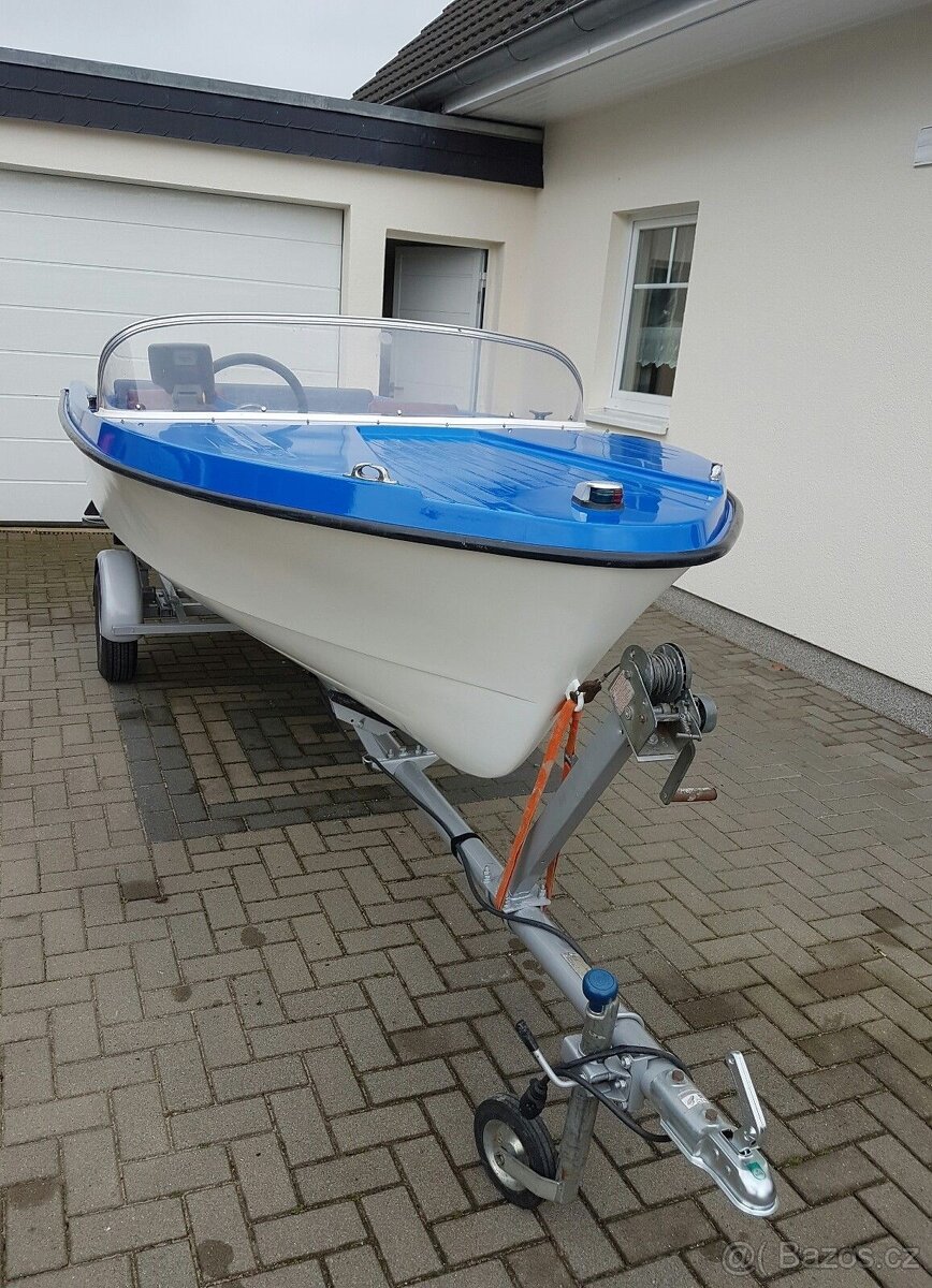 Rybářský člun, motorový člun, rekreační člun