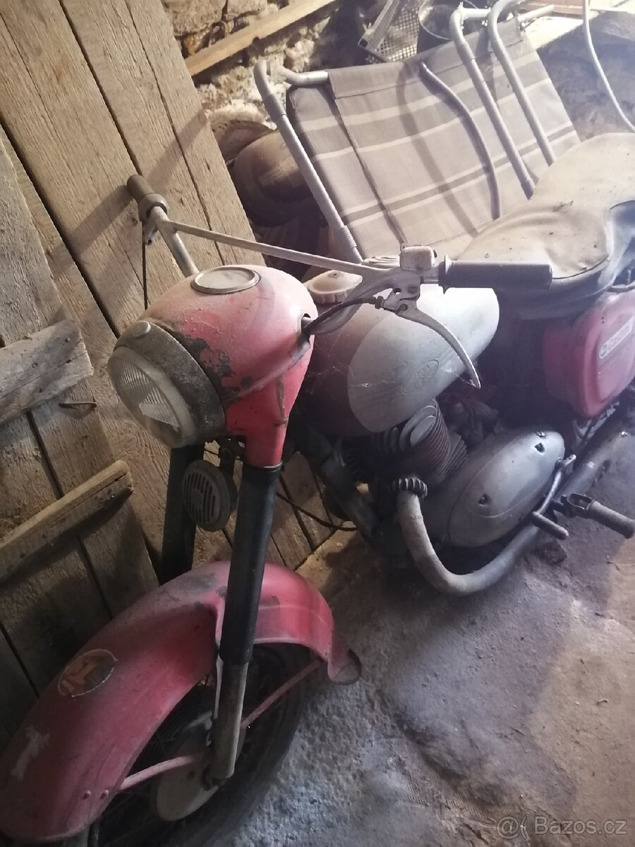 Jawa 250/353 bez TP a SPZ na kompletní GO