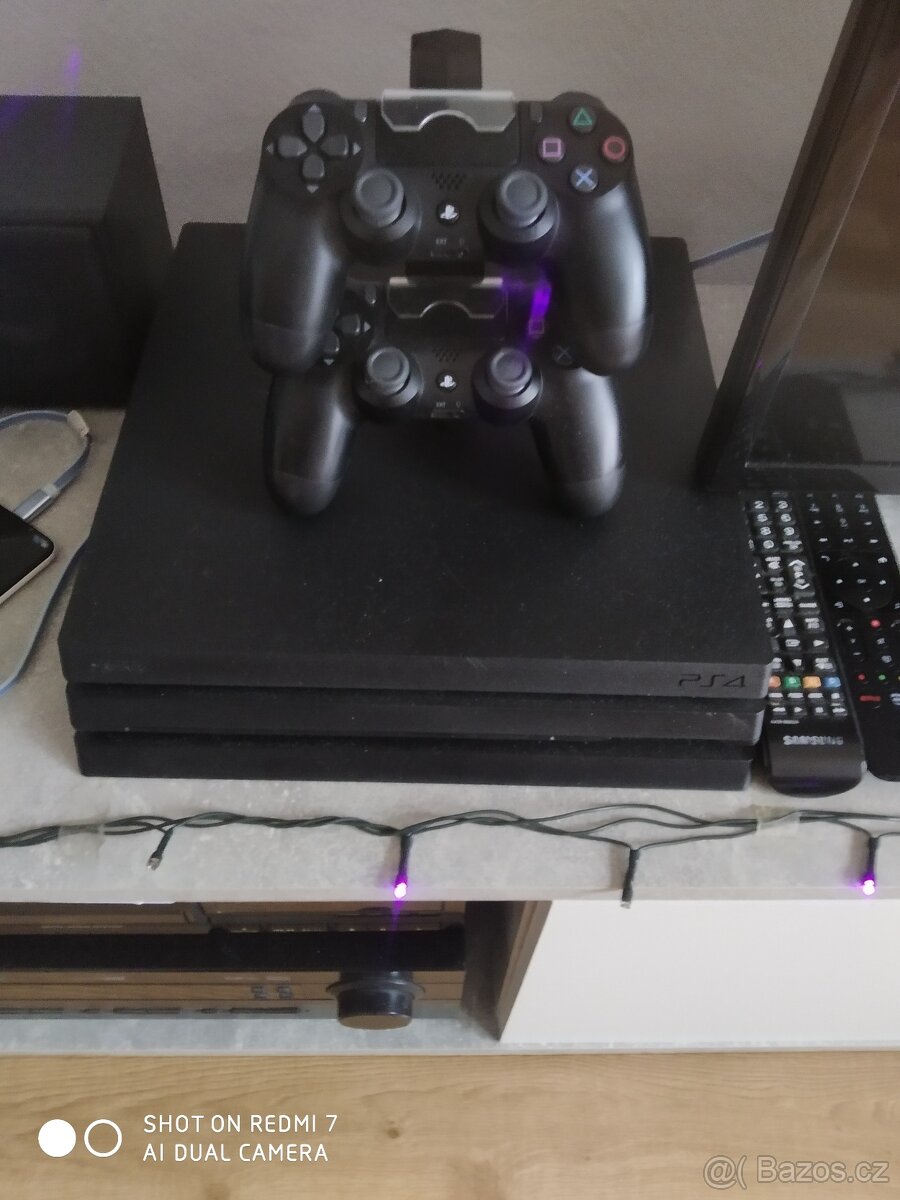 Prodám PS4 pro