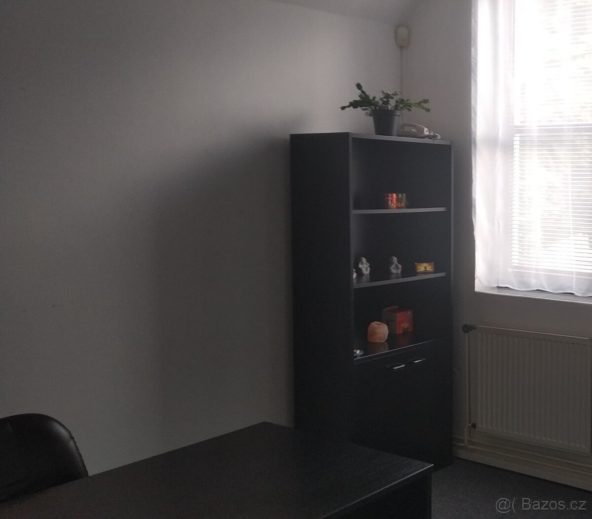 Dvě kancelářské skříně