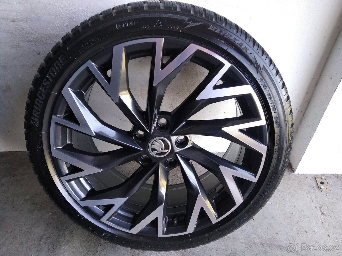 Prodám zánovní zimní alu sadu na Škoda Superb IV R19