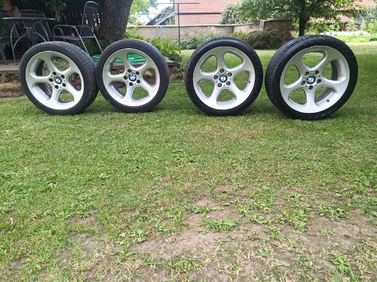 BMW style 69 , dvourozměrná ALU kola R18,
