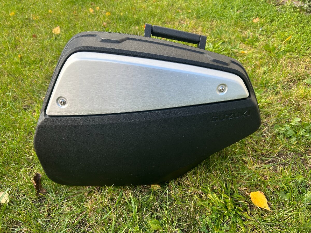 Originální boční kufry na Suzuki dl 1050 v stom