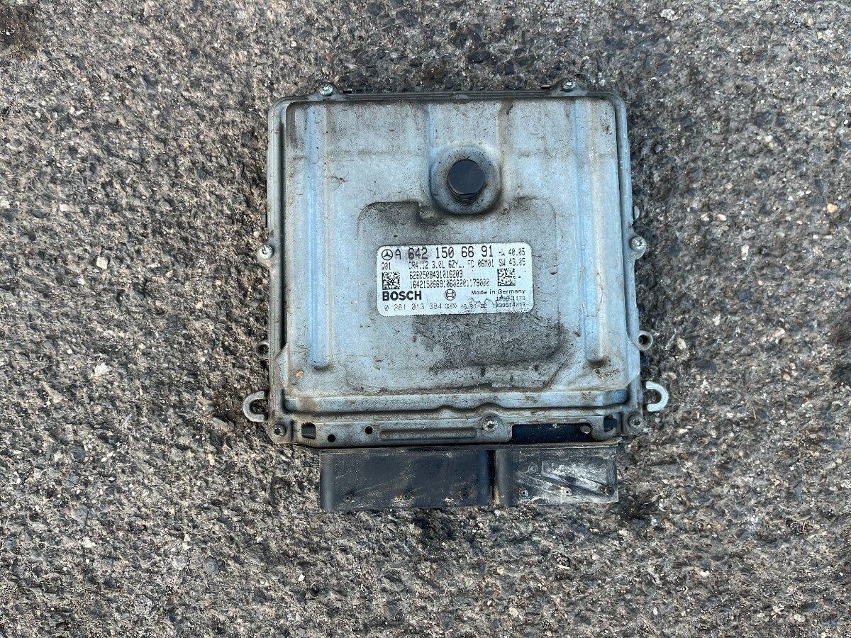 ŘÍDICÍ JEDNOTKA MOTORU 3.0 CDI 140KW A6421506691