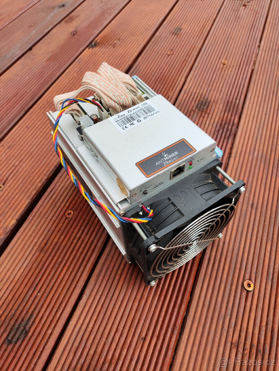 Ant_miner Z9 mini. Tichý, jen 300W. Měsíčně cca 500kč