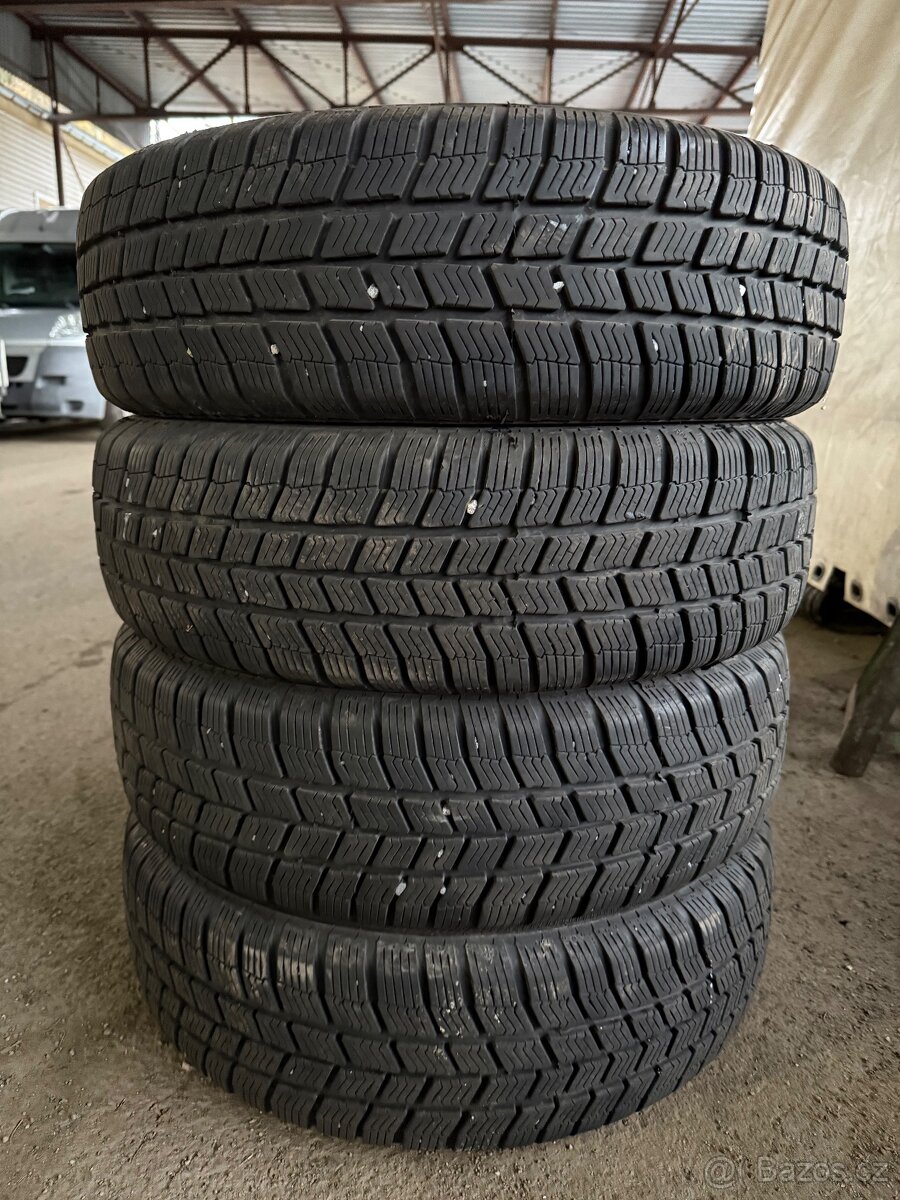 Zimní pneu 175/65 r15